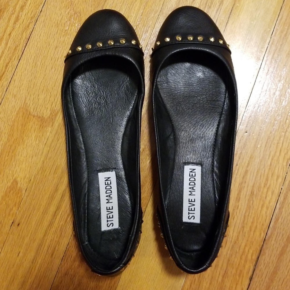 Steve Madden Black Studded Flats in size 6.5